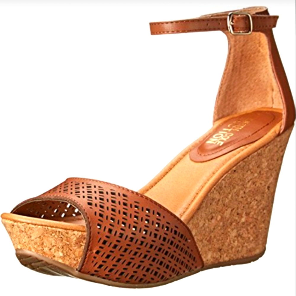 KENNETH COLE* Reaction Soleness strap wedge sandal size 8 tan/orange colour